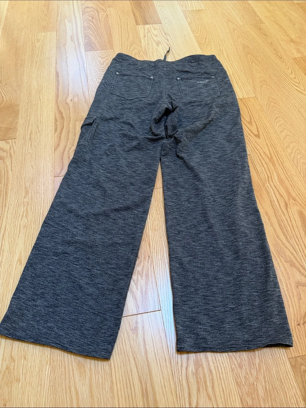Kuhl Women’s Charcoal Gray Mova Cargo Knit hiking Pants.